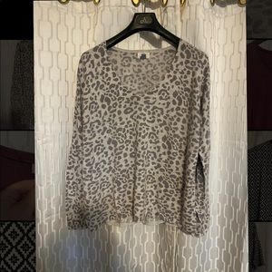 Gray V-neck animal print sweater